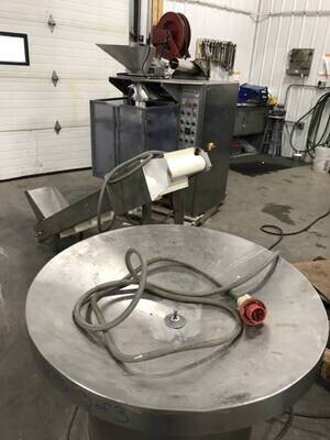 Filler, 5' Conveyor & Turn Table - #0096 Filler, 5' Conveyor & Turn Table - #0096