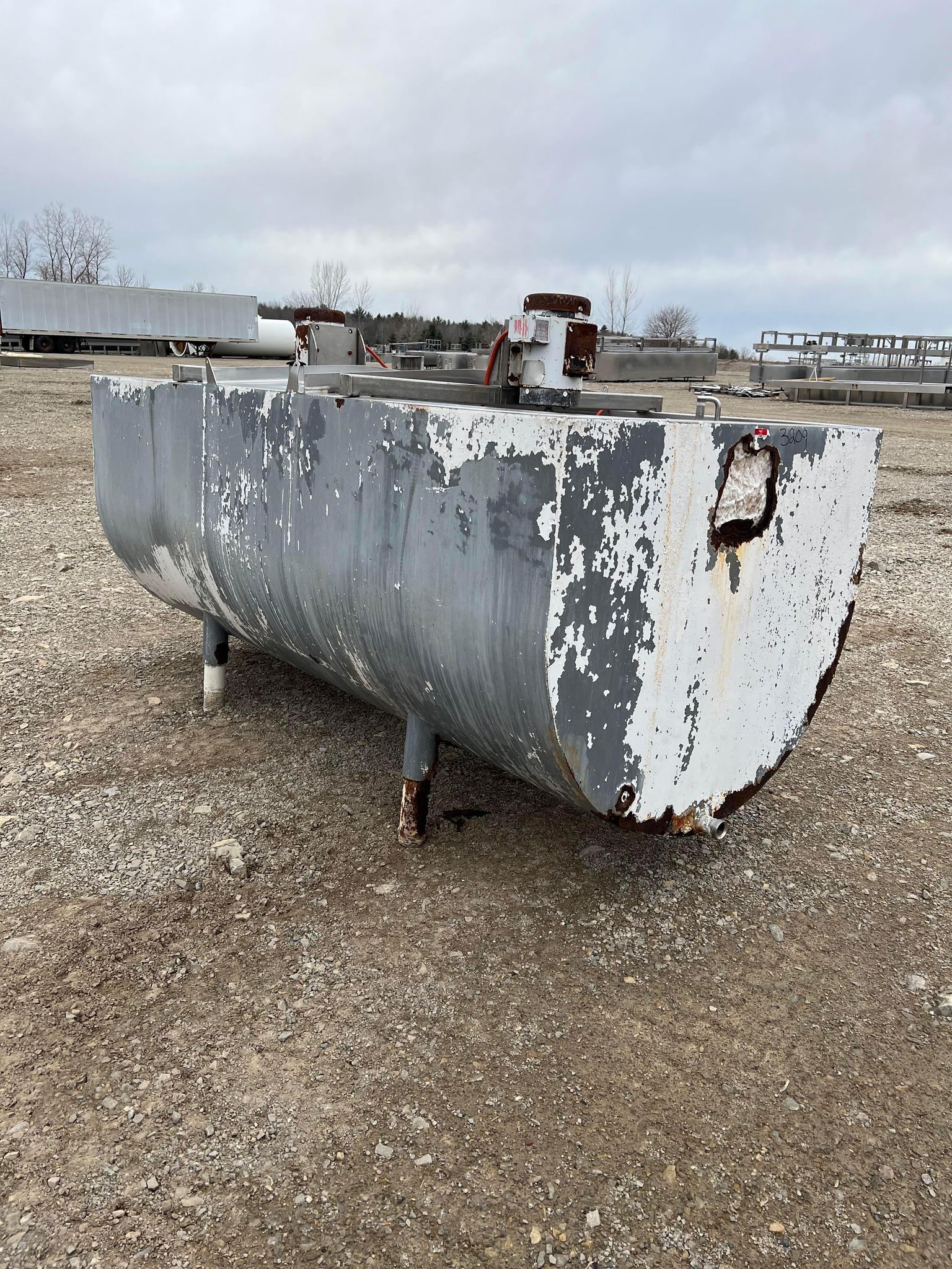 500 gallon mixing tank