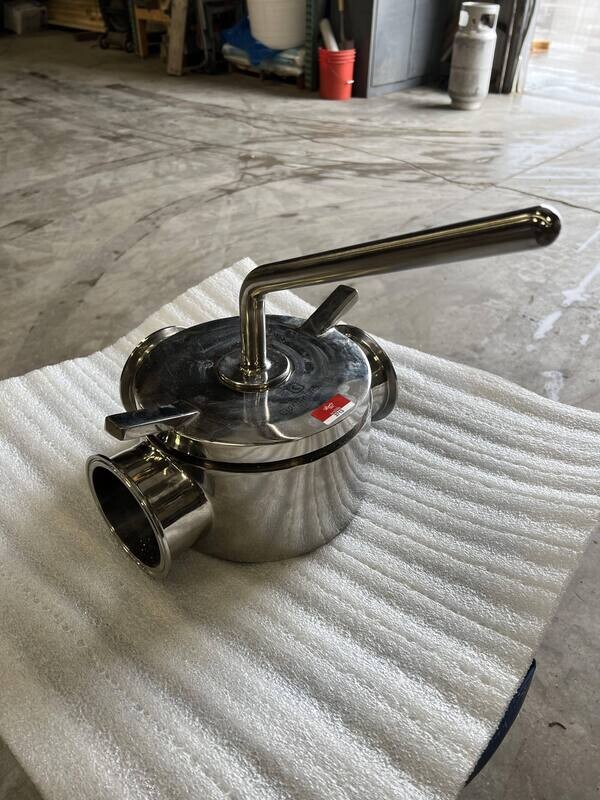 New 3 - Way 4" Plug Valve - # 3713