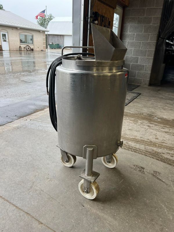 Used 18 Gallon Heating tank - # 3769