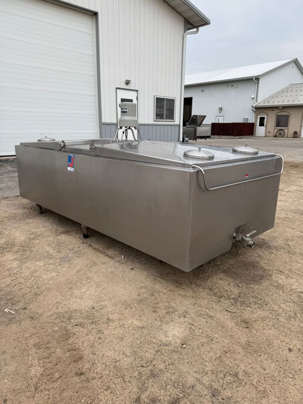 Used 400 Gallon Jamesway - # 4000