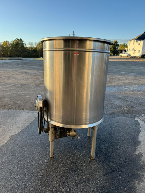 Used 100 Gallon Mixing Tank - # 4031