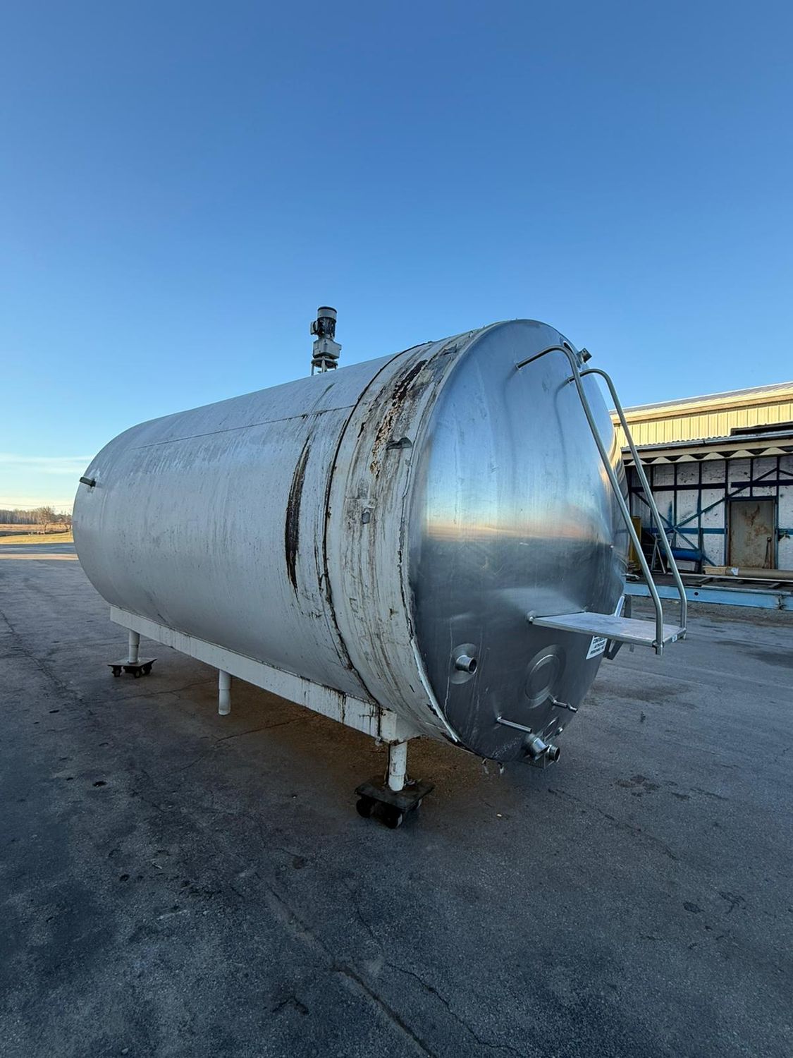 Used 6,000 Gallon Holding Tank - # 4054 Used 6,000 Gallon Holding Tank - # 4054