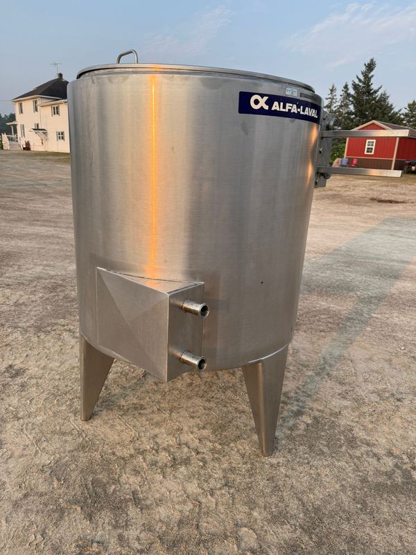 Used 100 Gallon Heating / Cooling  Tank - # C0341