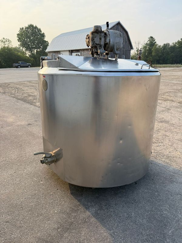 Used 200 Gallon Mixing Tank - # 3981