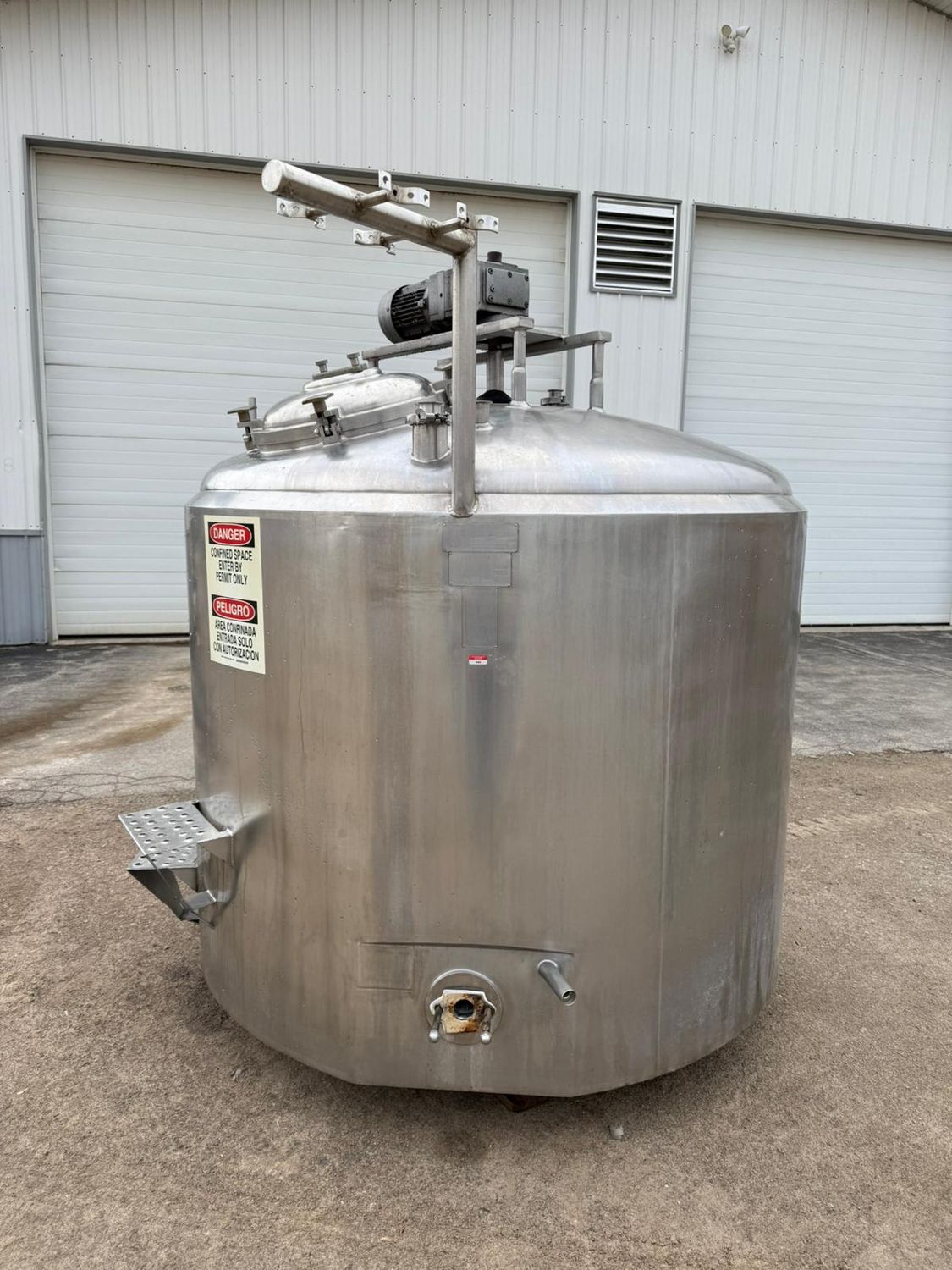 Used 500 Gallon  Mixing Tank - # 4052