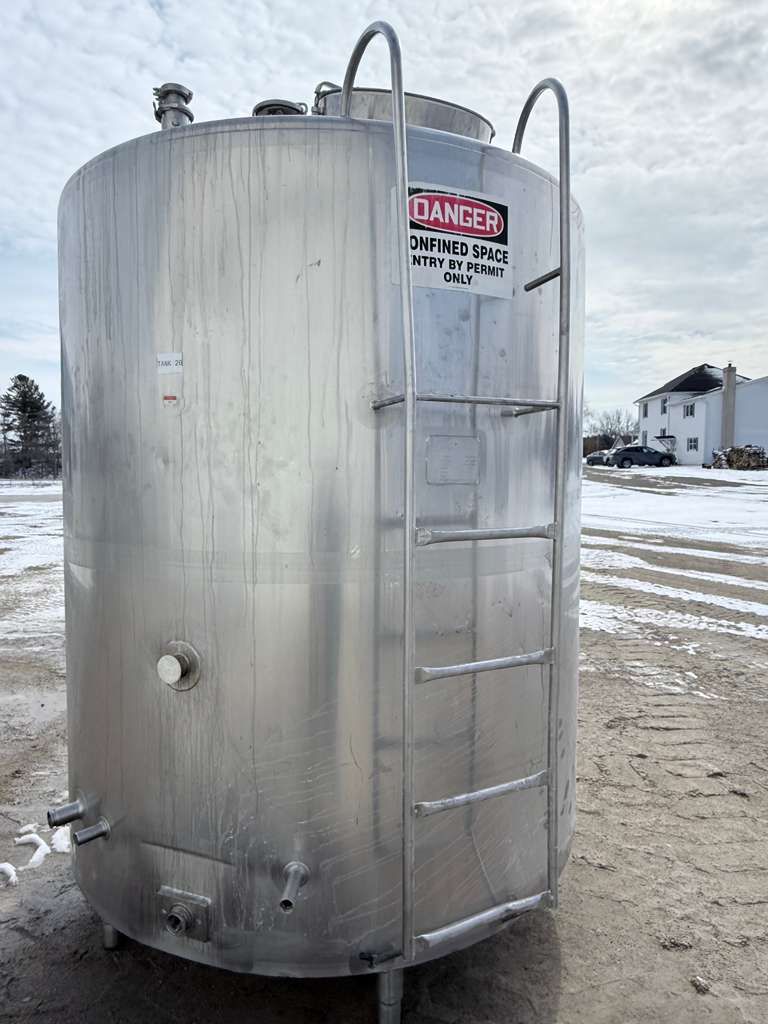 Used Walker 1,000 Gallon Tank - 4075 Used Walker 1,000 Gallon Tank - 4075