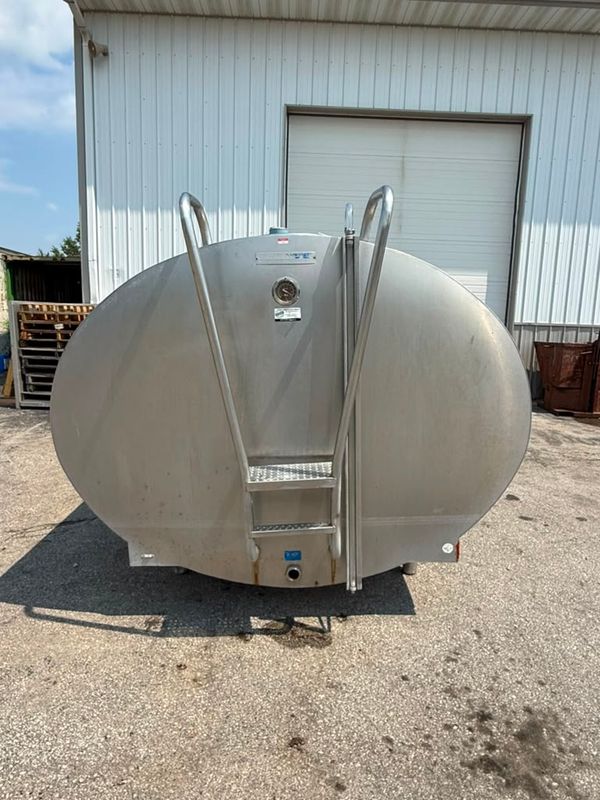 Used 2,000 Gallon Mueller - # 4122