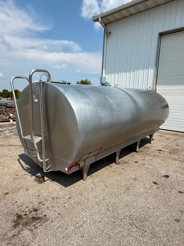 Used 2,000 Gallon Mueller - # 4122