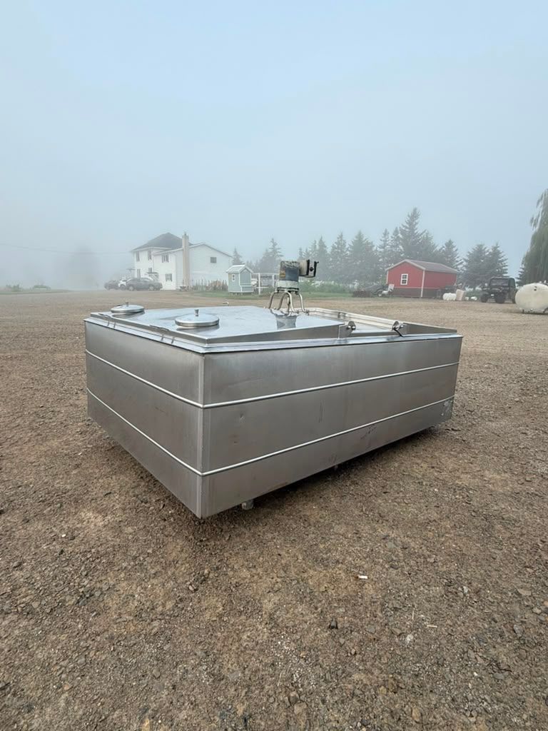 Used 500 Gallon Jamesway Tank - # 4123 Used 500 Gallon Jamesway Tank - # 4123