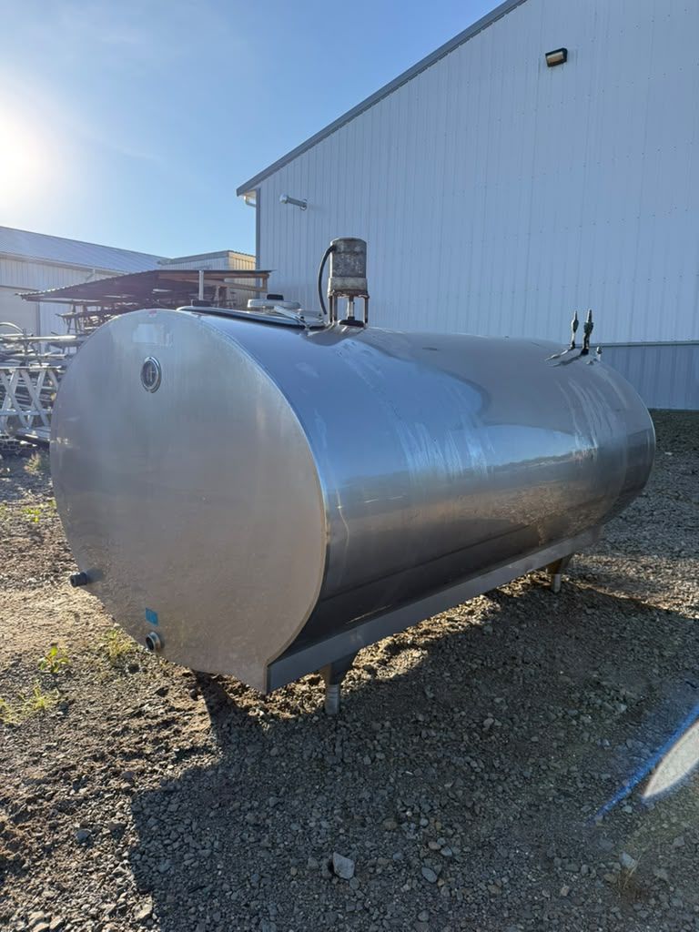 Used 600 Gallon Mueller - # 4132 Used 600 Gallon Mueller - # 4132