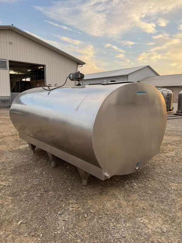 Used 1,000 Gallon Mueller - # 4134