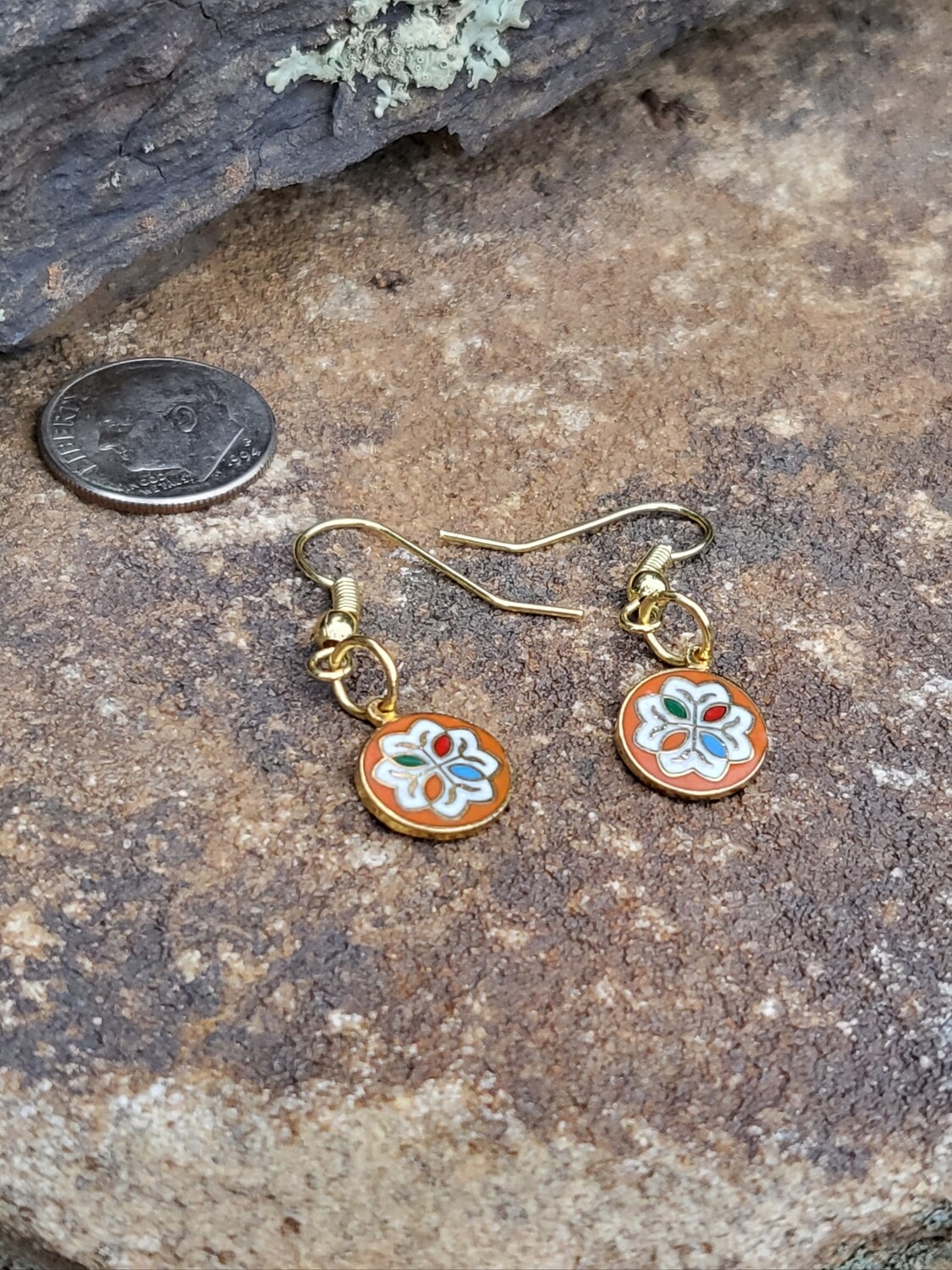 Vintage Enamel Friendship earring ( gold metal color)