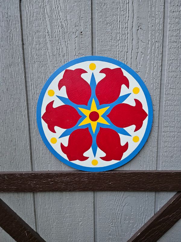 Vintage Red Rose Star