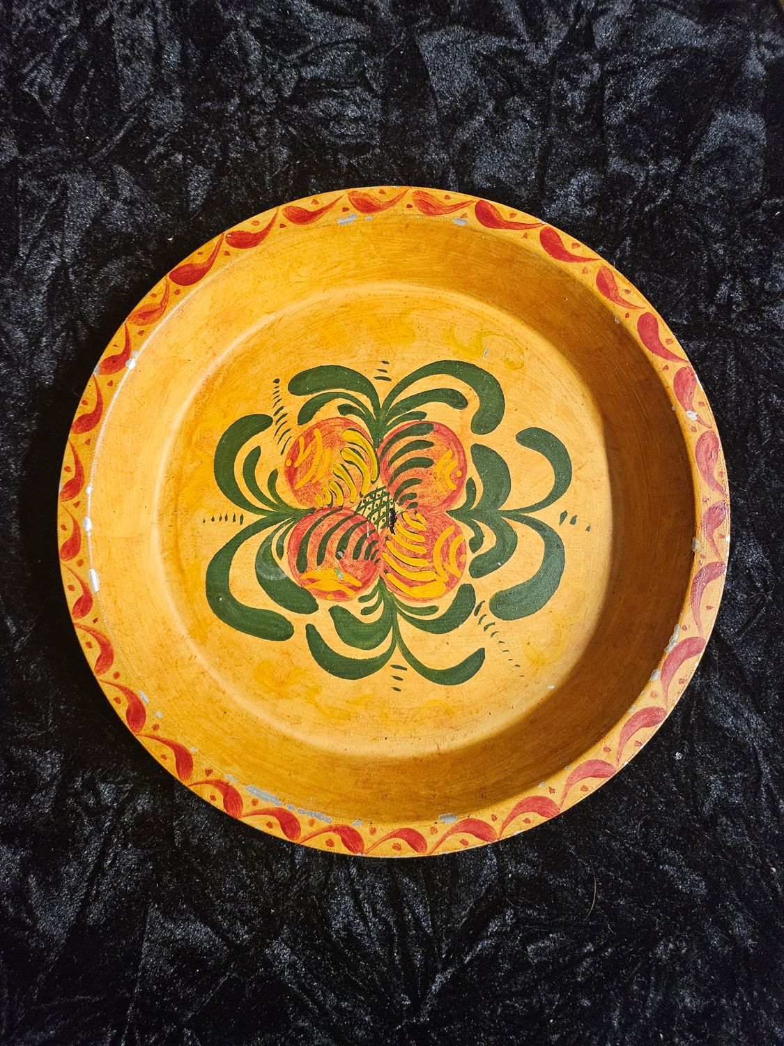 Vintage hand-painted Pa Dutch folk art tolewear pan