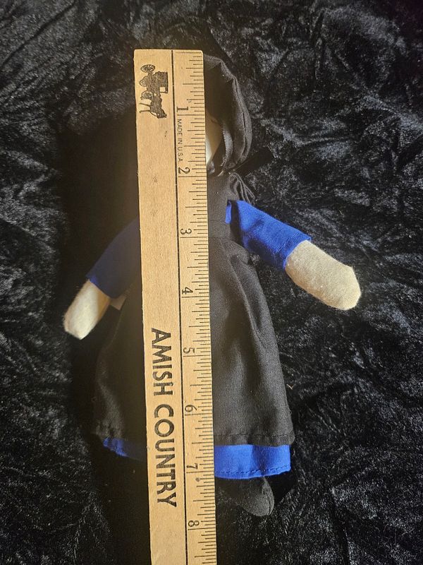 Faceless Amish Doll