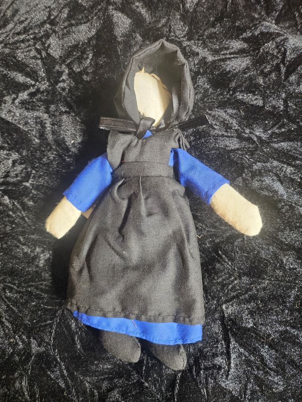 Faceless Amish Doll
