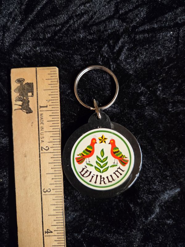 Hand crafted Pa Dutch plastic Wilkum hex sign key chain