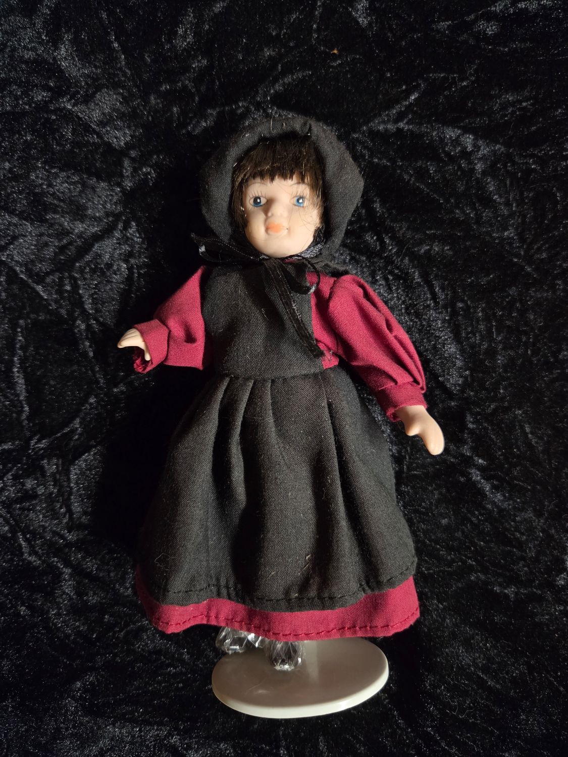 7" Amish porcelain doll 