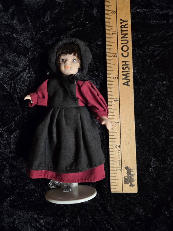 7" Amish porcelain doll 