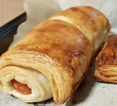 hot dog [all beef] in puff pastry