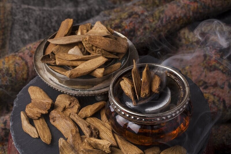 Spicy Oud fragrance oil