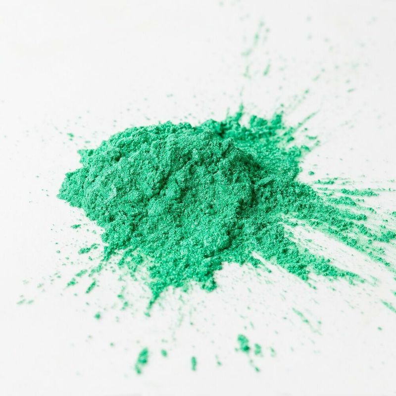 Grass green mica