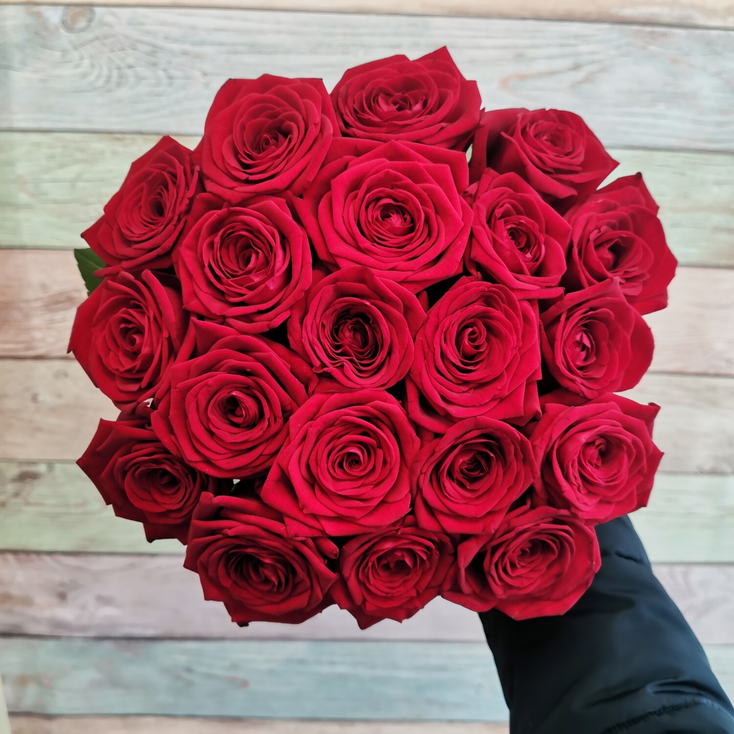 21 роза Ред Наоми