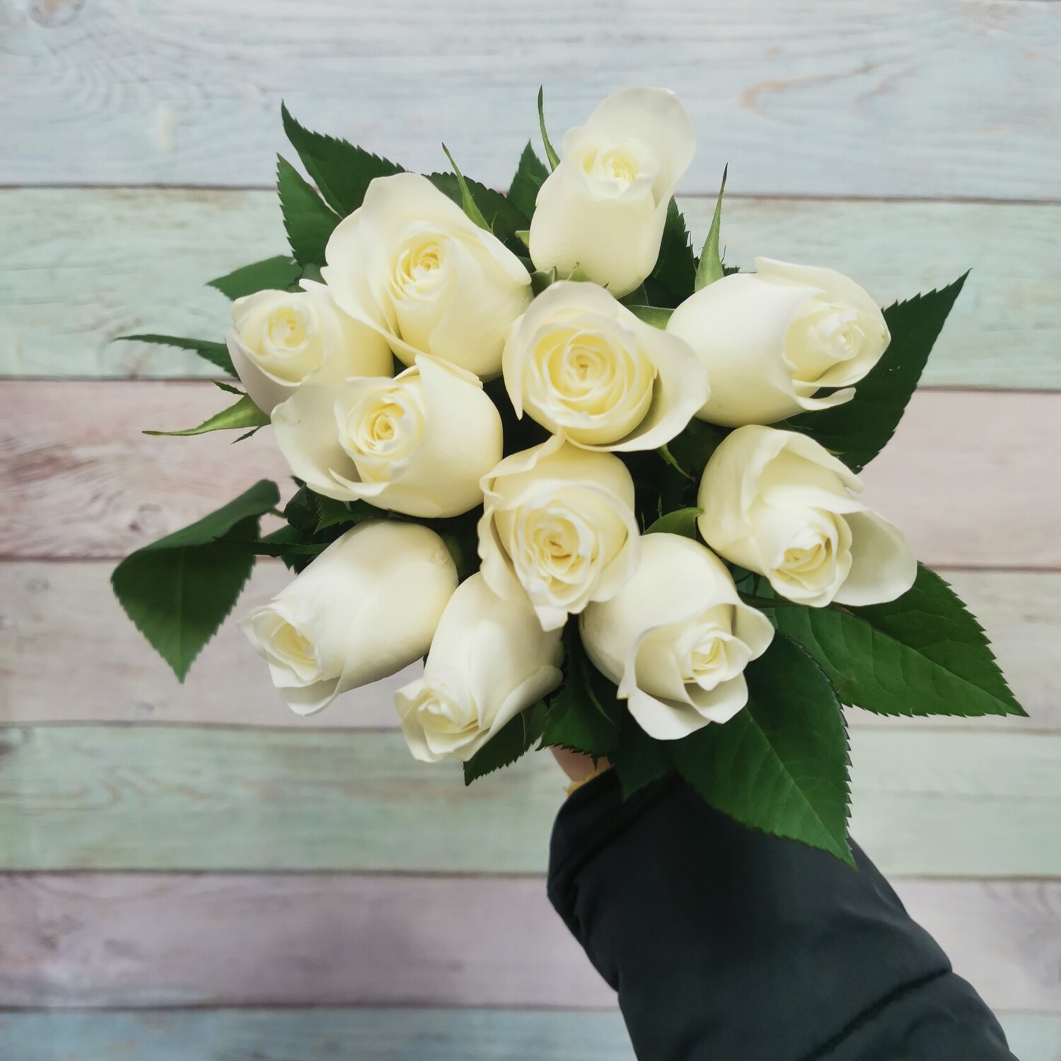 11 белых роз кения Прауд