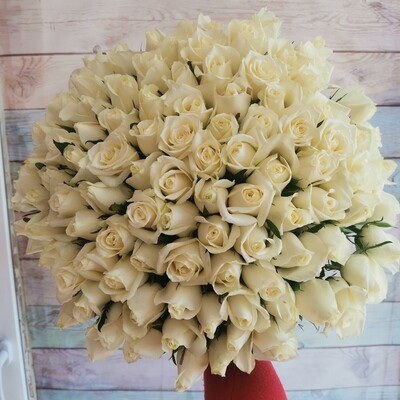 101 белая роза кения Вайт Наоми