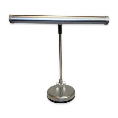 <Piano lamp Forte chroom mat  heeft twee instellingen om de lamp zachter of harder te zetten en  heeft een LED-lamp, die energiezuinig, duurzaam en milieuvriendelijk is.>