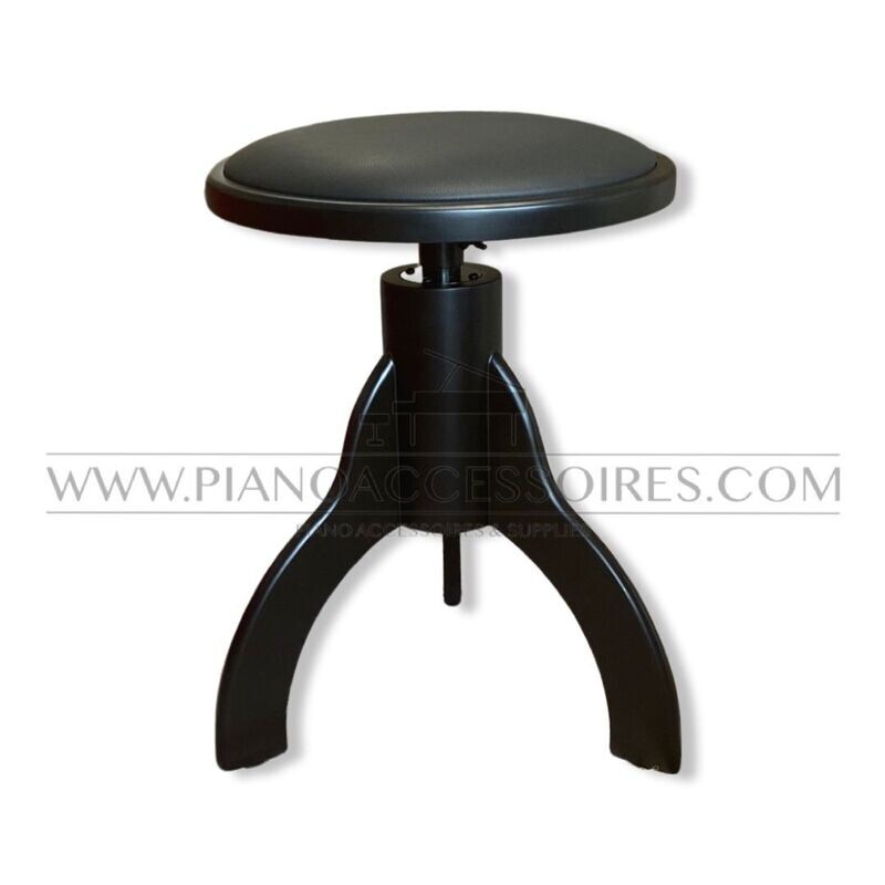 < De piano kruk Trio , zwart mat van pianoaccessoires.com heeft drie poten en biedt stabiliteit en comfort.>