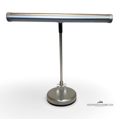GPPD pianolamp in mat chroom voor gelijkmatige verlichting van de bladmuziek.