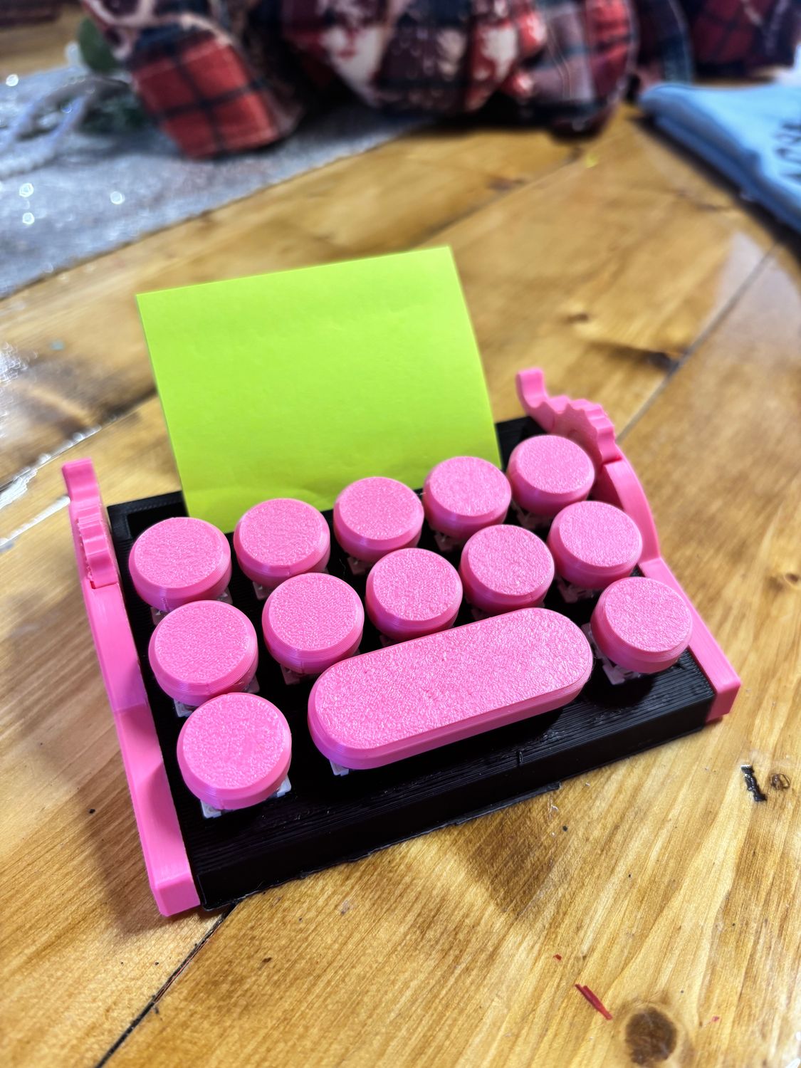 Post it note holder/ Clicker
