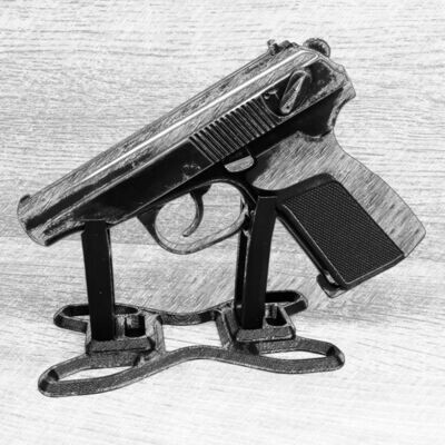 Pistol stand