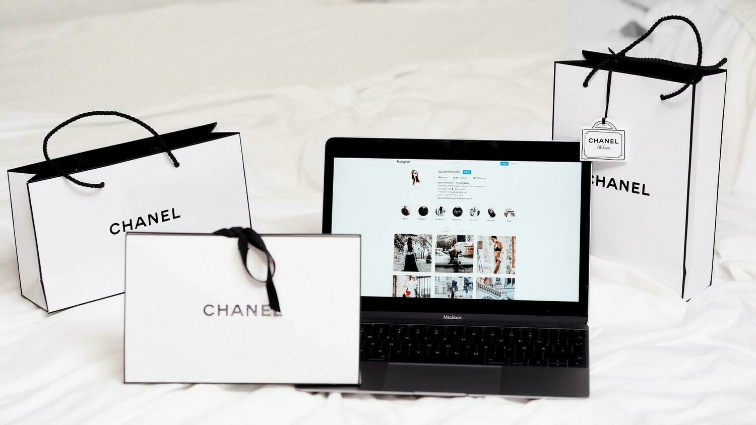 90-day/3-month DEVELOPMENT + LAUNCH
MONTH 3 = ONLINE ECOMMERCE STORE 
+ BRAND LAUNCH