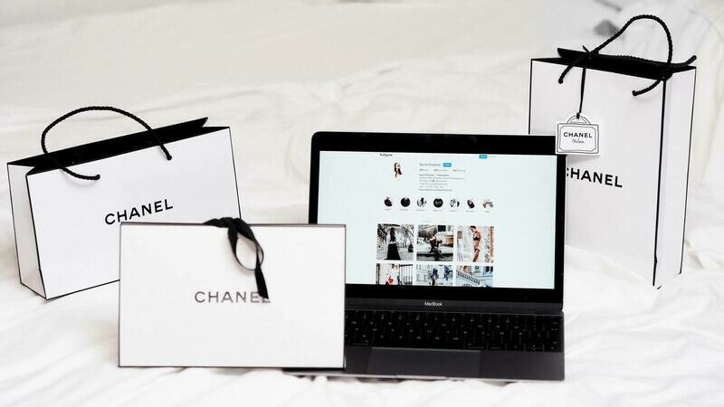 90-day/3-month DEVELOPMENT + LAUNCH
MONTH 3 = ONLINE ECOMMERCE STORE 
+ BRAND LAUNCH