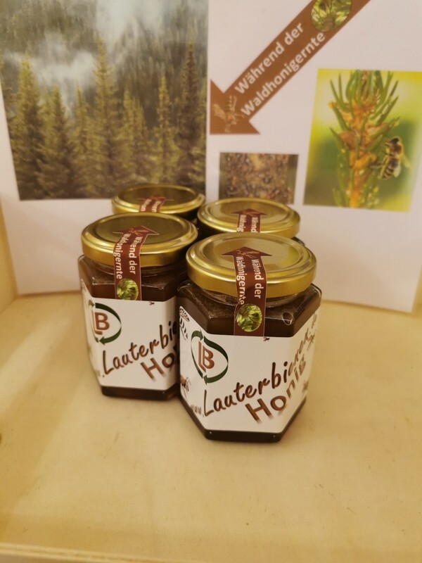 Honig, Ernte, während der Waldhonigernte 230g Honig, Ernte, während der Waldhonigernte 230g
