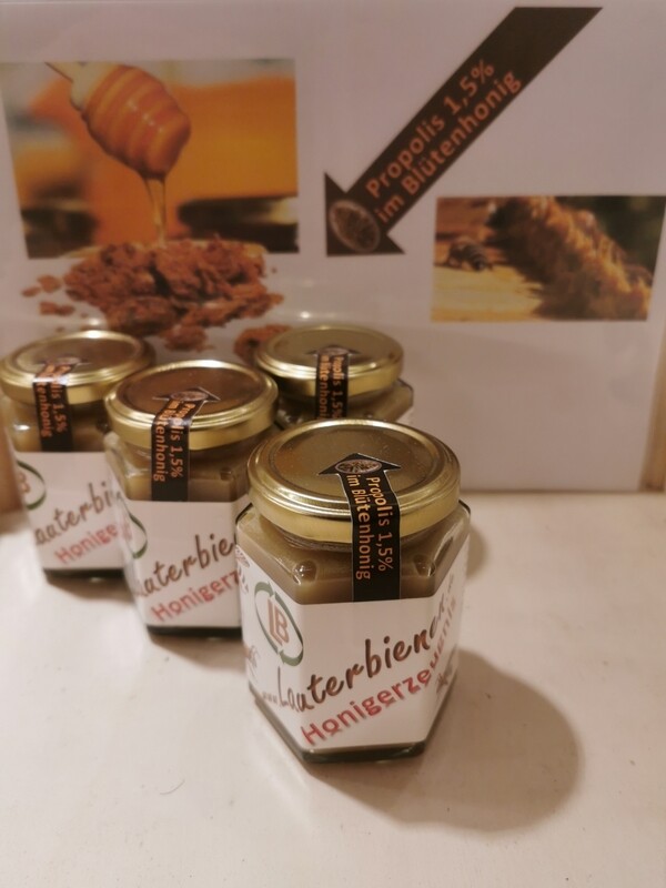 Propolis im Blütenhonig 230g Propolis im Blütenhonig 230g