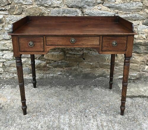 Georgian Mahogany Side Table