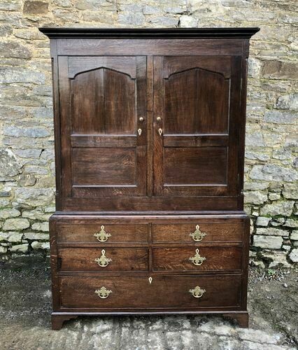18th Century Oak Livery Cupboard Wardrobe