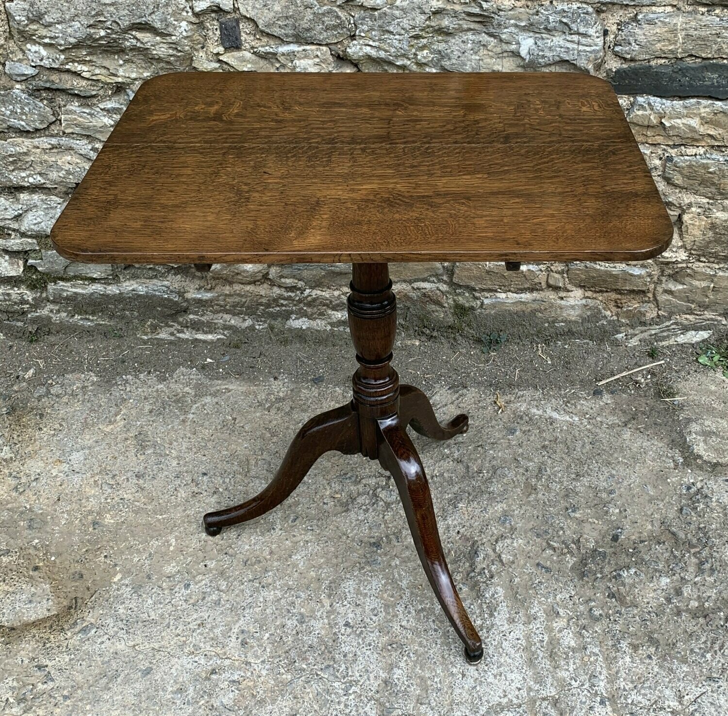 Georgian Oak Tilt Top Table