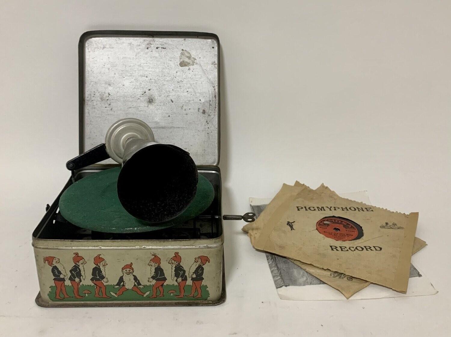 Antique Bing Tinplate Clockwork Pigmyphone