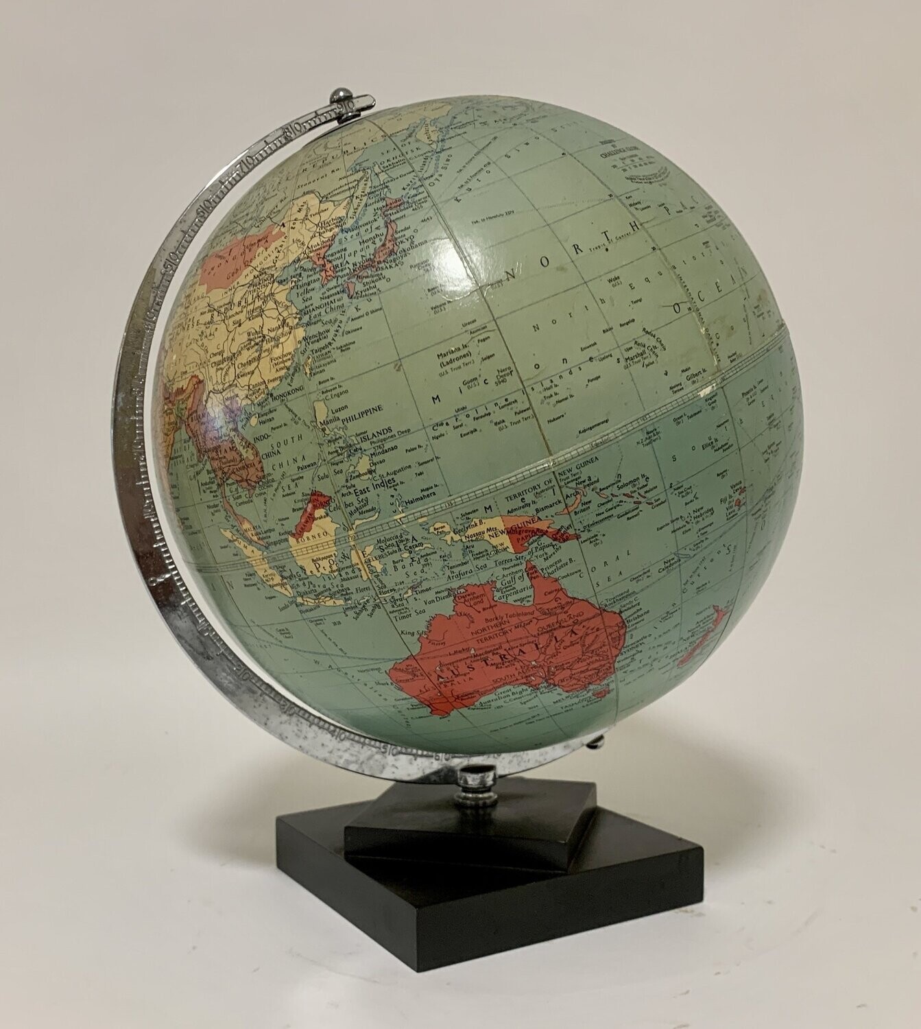 Vintage Philips Challenge Globe