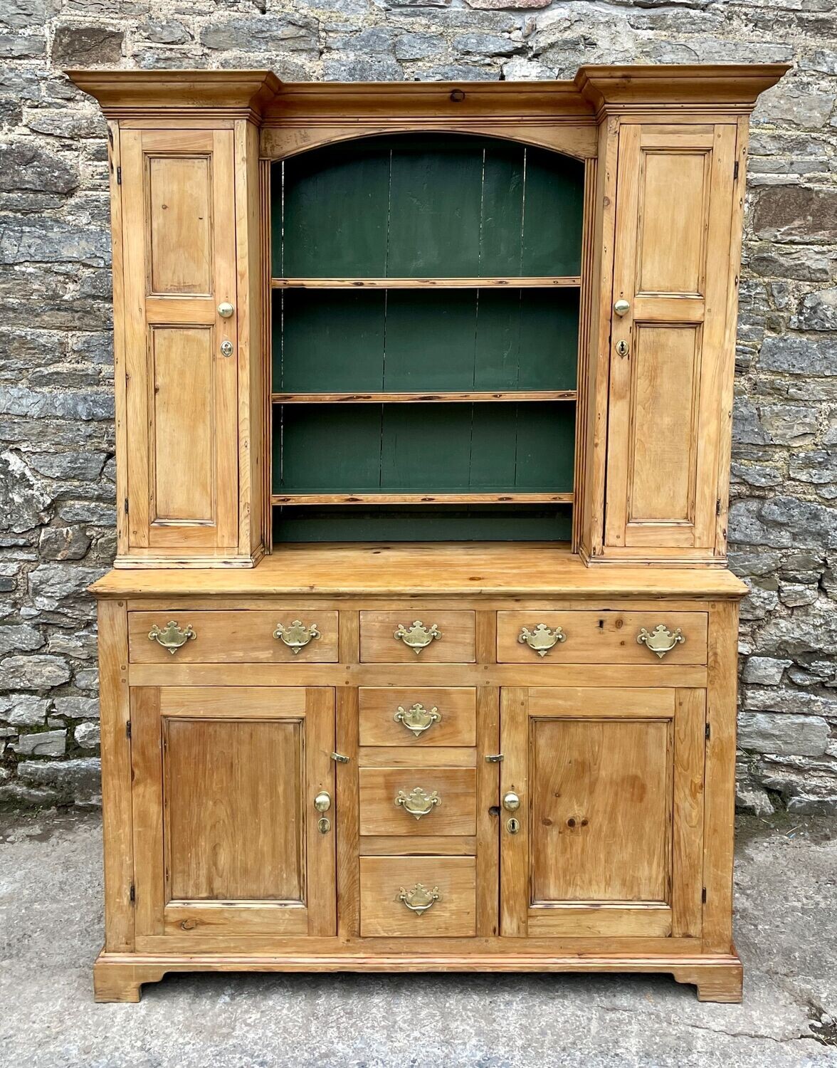 ​Georgian Pine Dresser