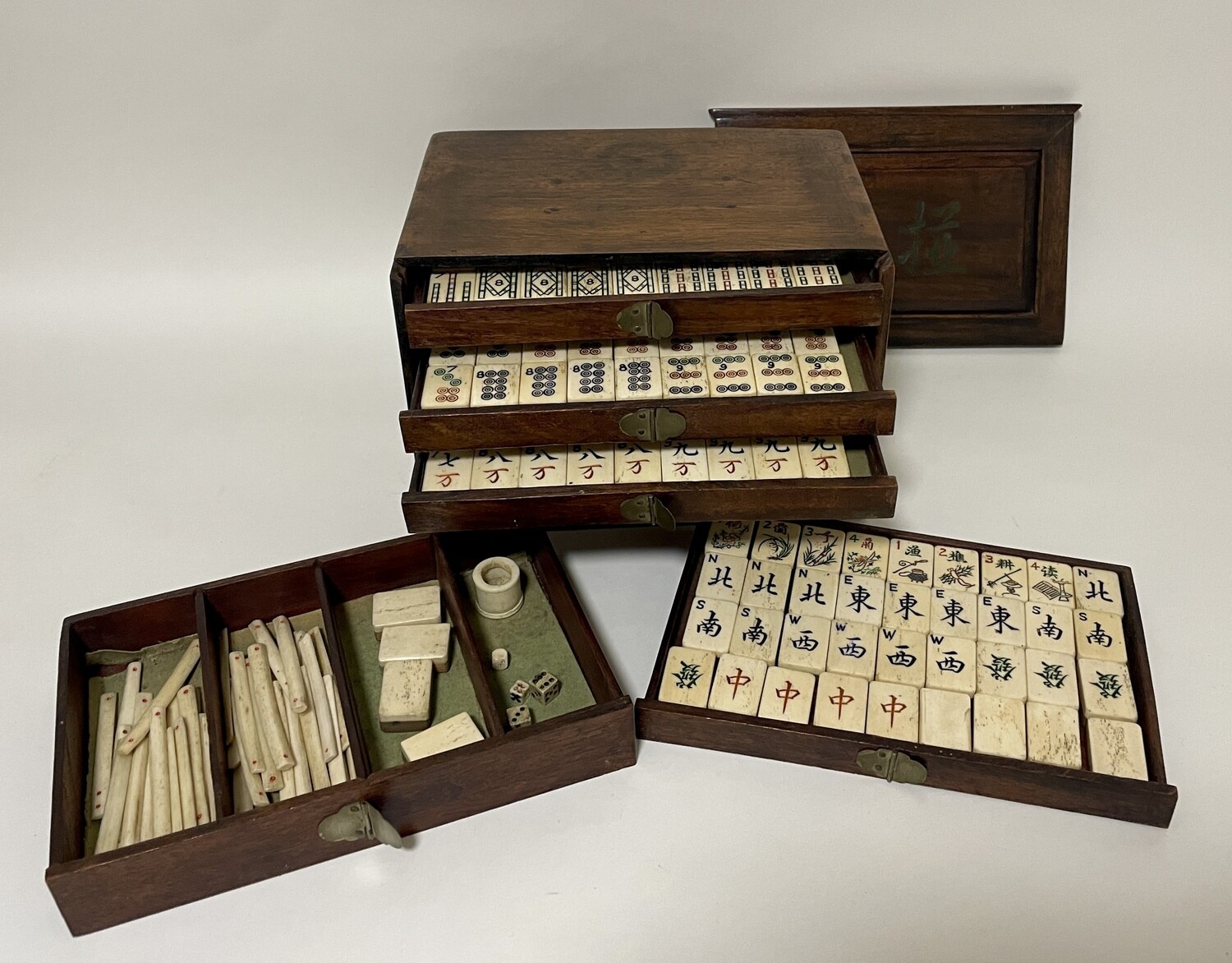 Antique Chinese Mahjong Set Dovetailed Bone Over Bamboo 