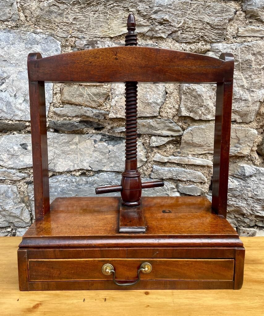 Georgian Mahogany Flower Press