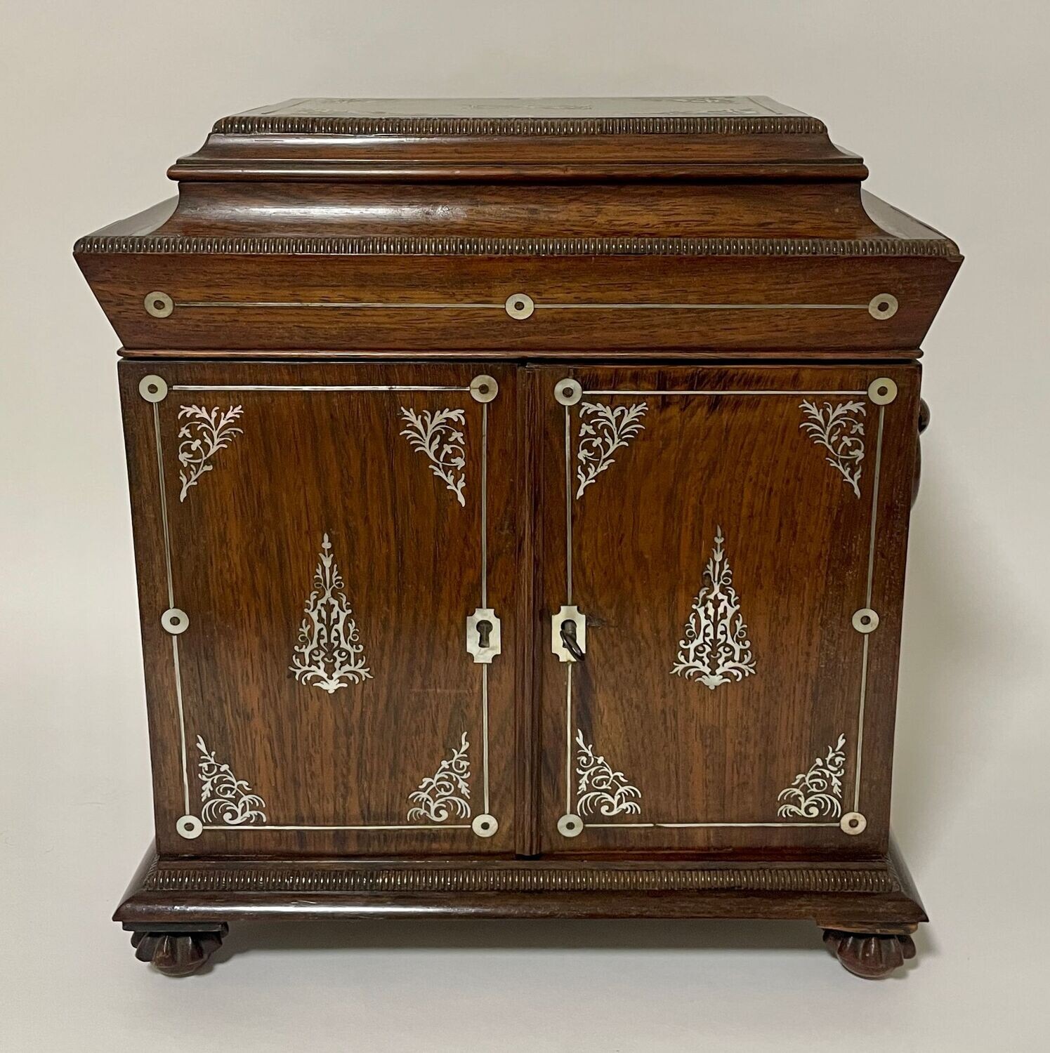 ​William IV Rosewood Pagoda Table Cabinet