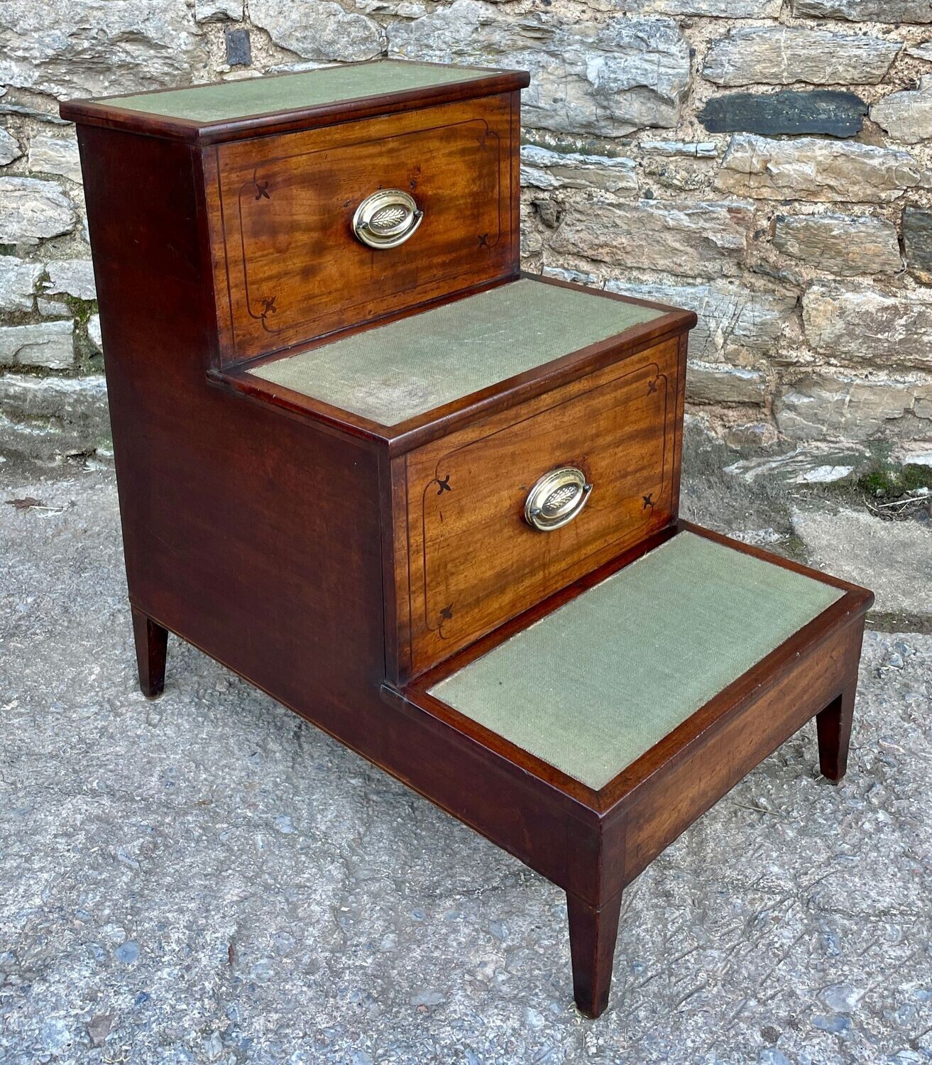 Georgian Mahogany Bed / Library Steps