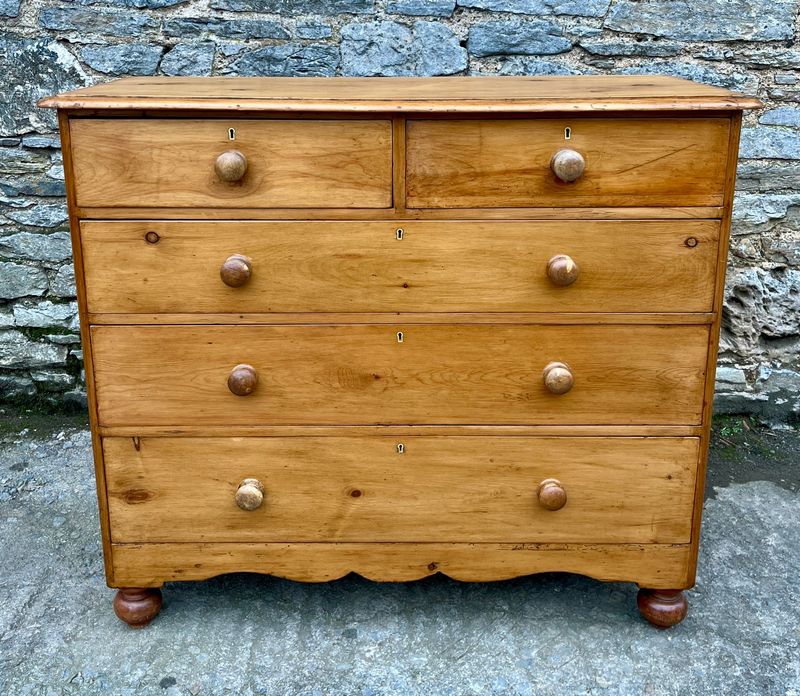 Large Victorian Pine Chest of Drawers